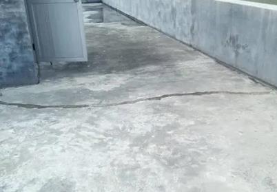 广灵楼顶漏水维修公司分享下如何解决卫生间隐蔽部位漏水的问题?